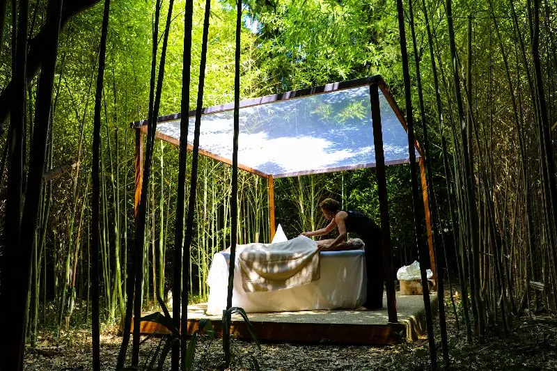 فندق Chateau De Roussan