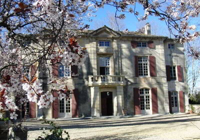 هتل Chateau De Roussan