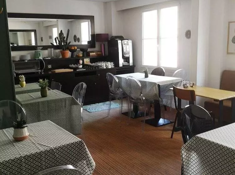 هتل The Originals Boutique, Hôtel D Angleterre, Le Havre, Centre, Plage