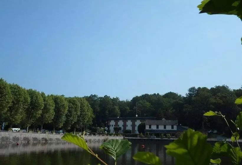 호텔 Ibis Fourmies