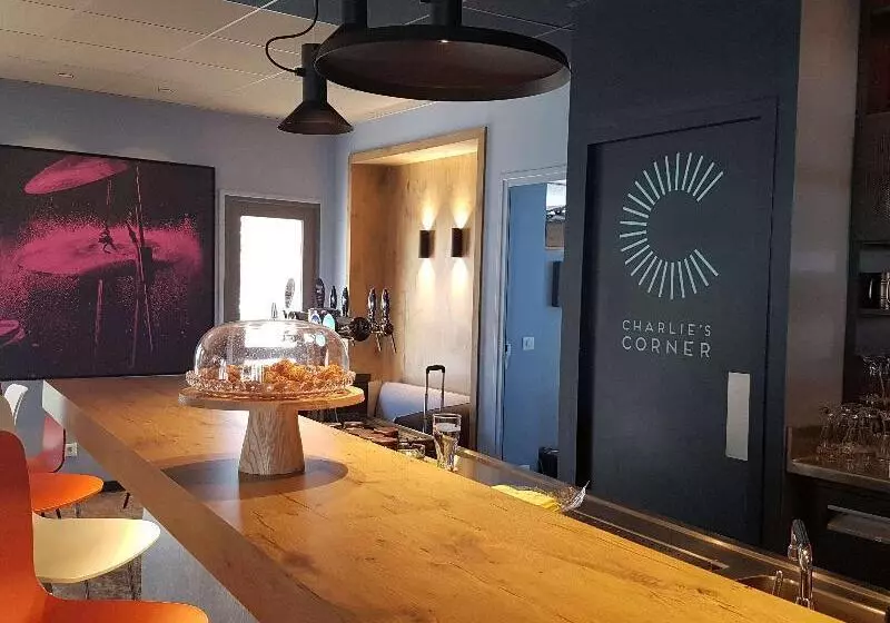 בית מלון כפרי Ibis Melun