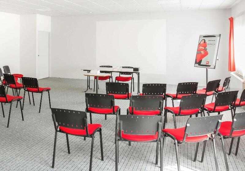 هتل Ibis Pau Lescar