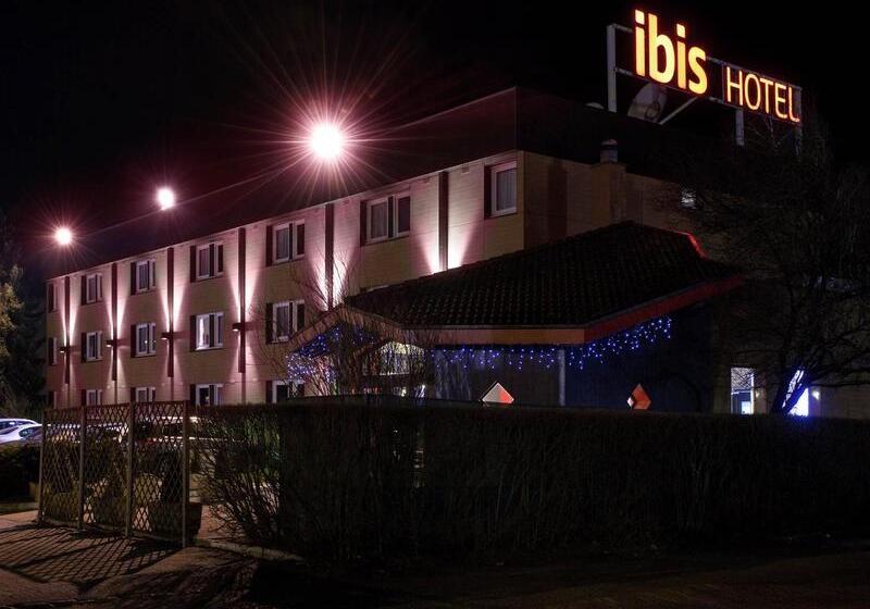 هتل Ibis Sallanches Porte Du Montblanc