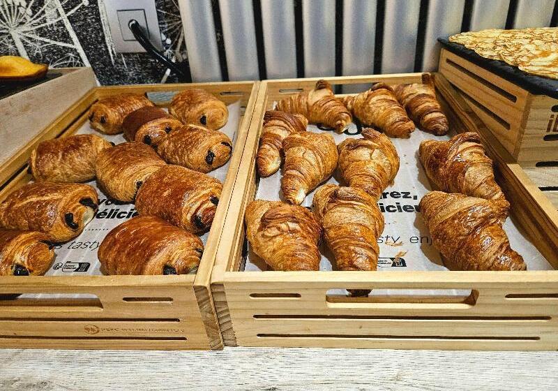 هتل Ibis Sallanches Porte Du Montblanc