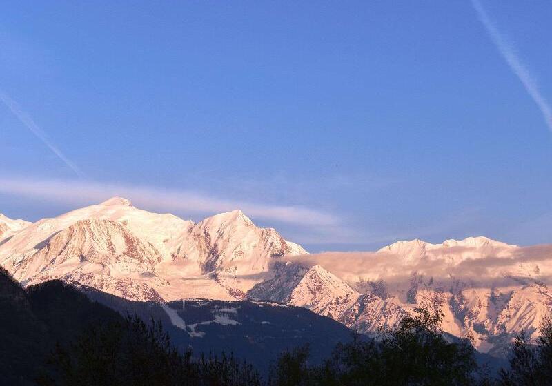 ホテル Ibis Sallanches Porte Du Montblanc