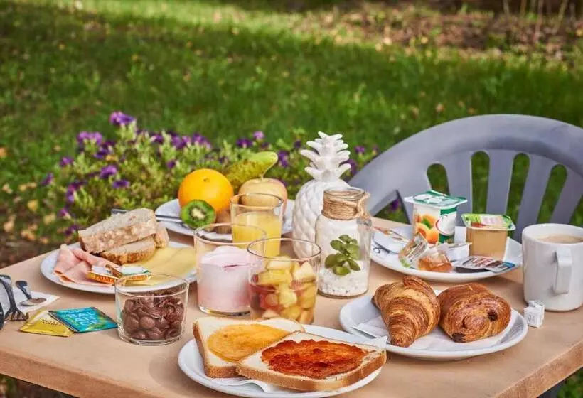 Hotel Kyriad Direct Epinal