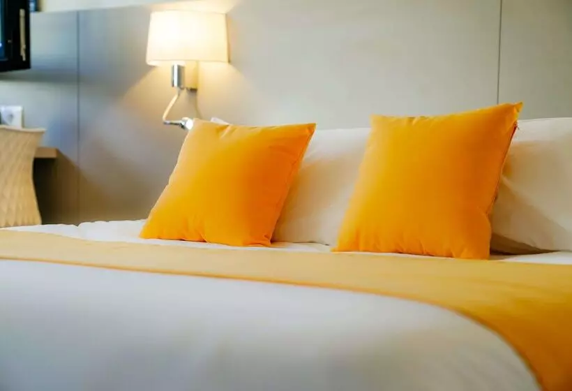 호텔 Hôtel Kyriad Lille Nord Roncq