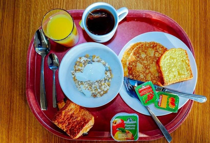 בית מלון כפרי Hôtel Kyriad Lille Nord   Roncq