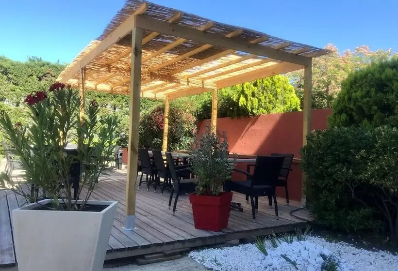 Hotel Kyriad Martigues Sud