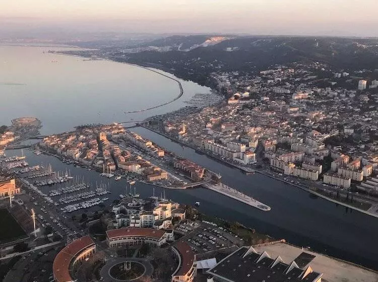 Hotel Kyriad Martigues Sud