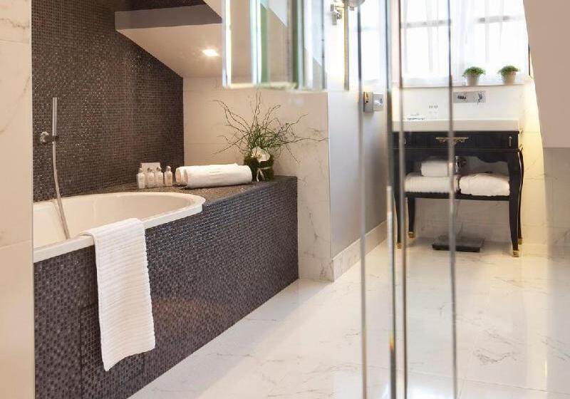 هتل La Maison Favart