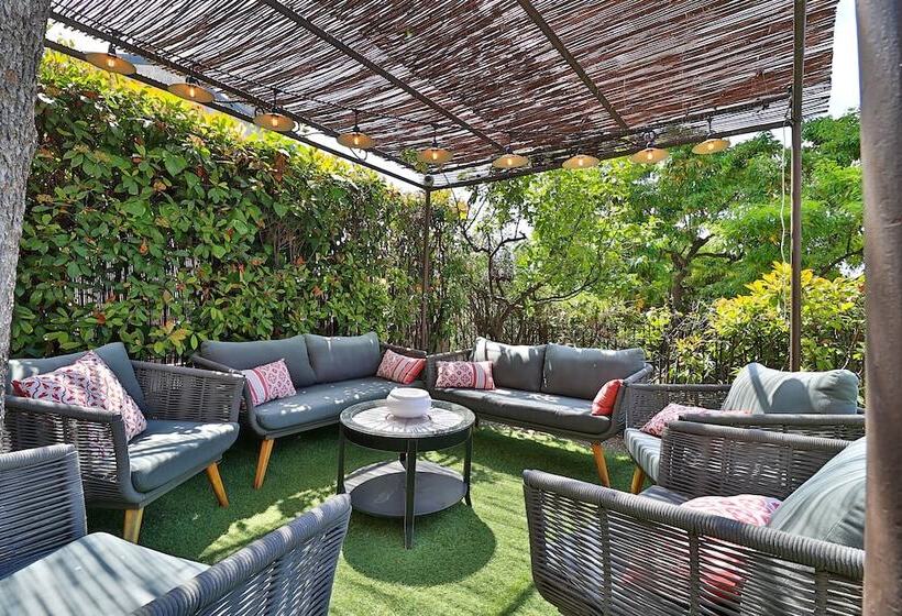 هتل Hôtel Petit Palais