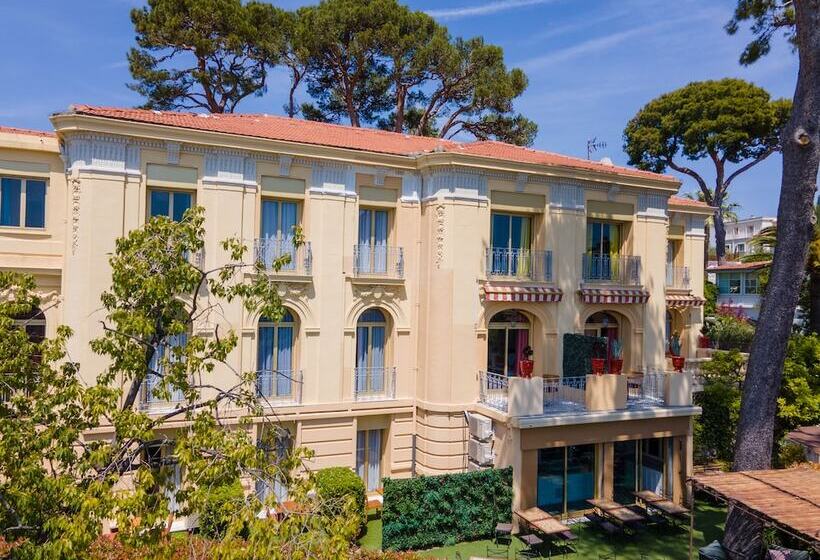 هتل Hôtel Petit Palais