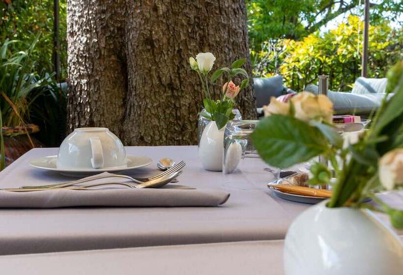 هتل Hôtel Petit Palais