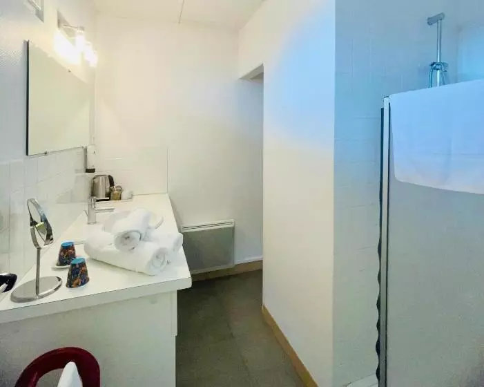 فندق La Halte Solognote Hôtel Autonome Restaurant 15min Parc Fédéral Lamotte