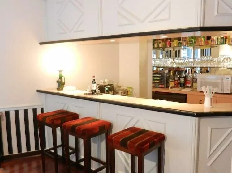 هتل Maison Du Pré