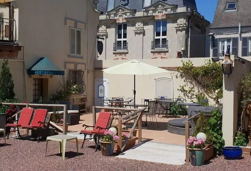 酒店 La Tour Du Roy