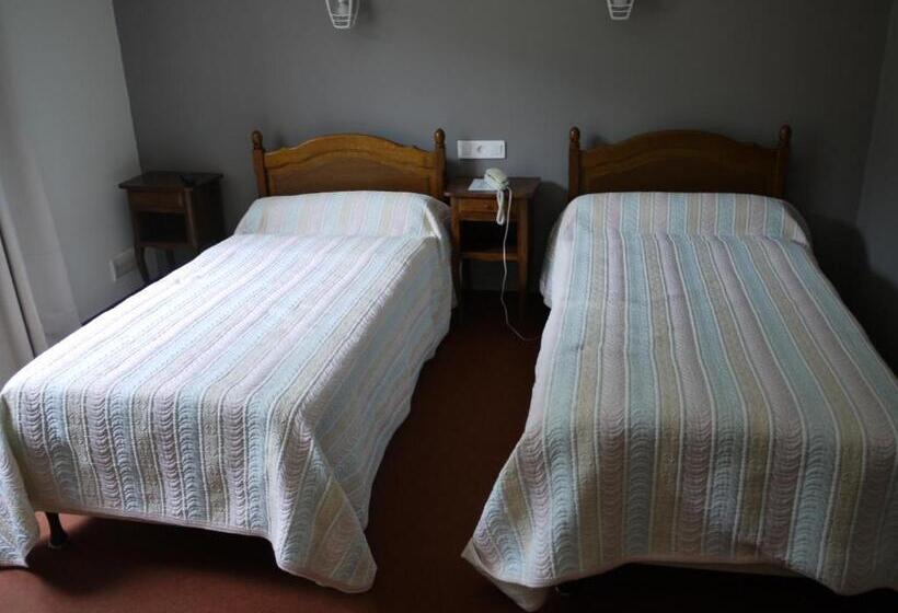 هتل Hôtel Le Castelet