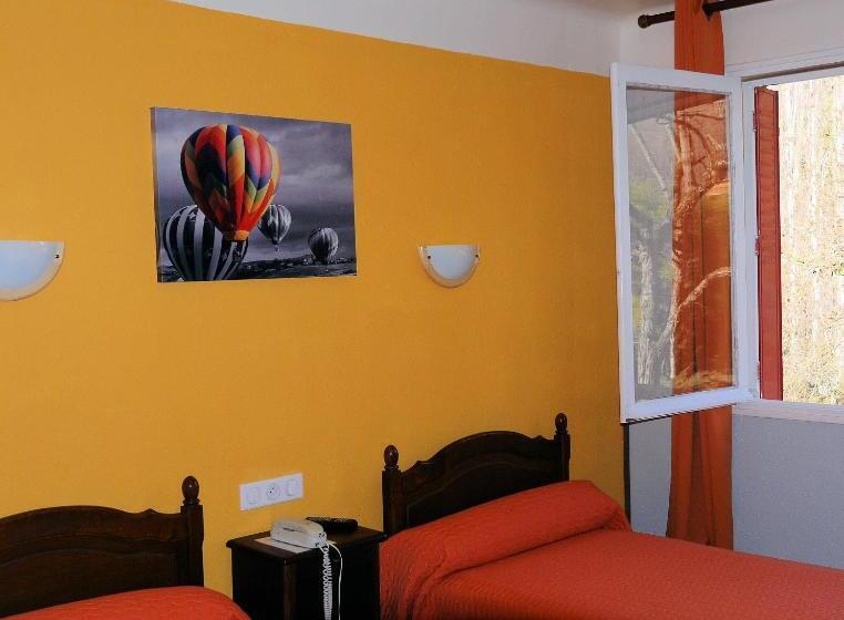 هتل Hôtel Le Castelet