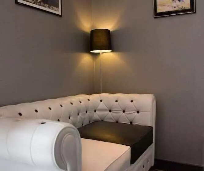 ホテル Hôtel Le Turenne