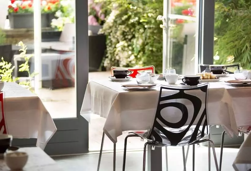 ホテル Hôtel Le Turenne