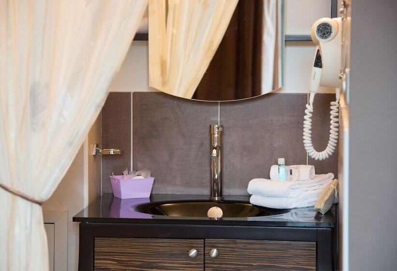 هتل Hôtel Le Turenne