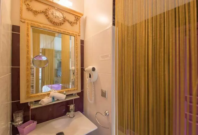 ホテル Hôtel Le Turenne