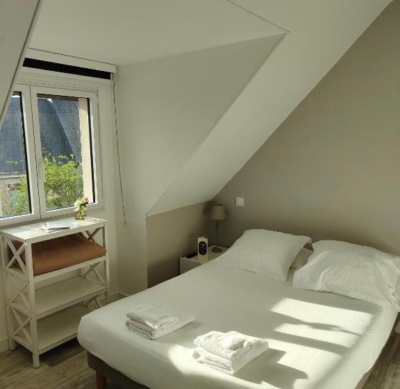 ホテル Hôtel Restaurant La Voile Bleue