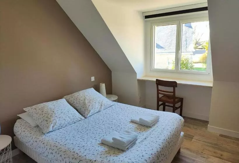 Отель Hôtel Restaurant La Voile Bleue