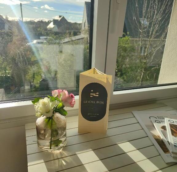 ホテル Hôtel Restaurant La Voile Bleue