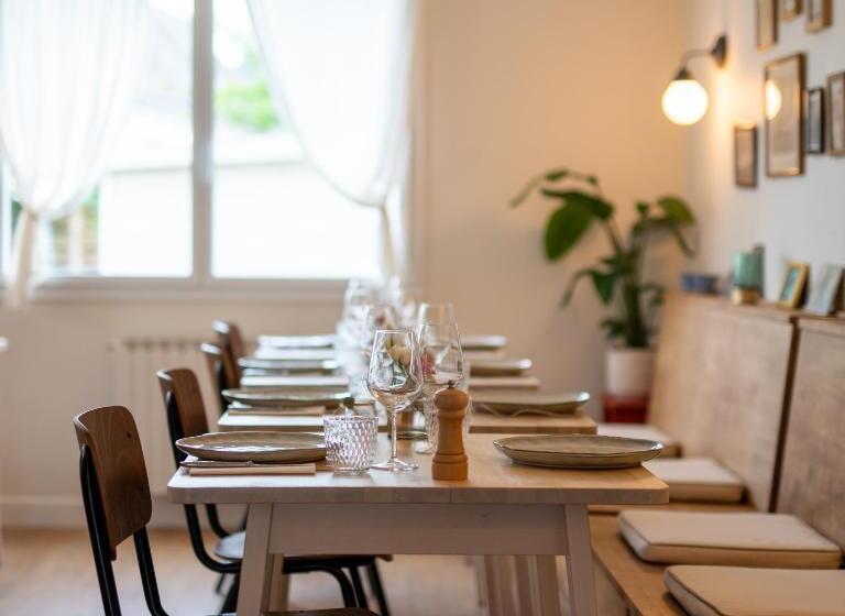 ホテル Hôtel Restaurant La Voile Bleue