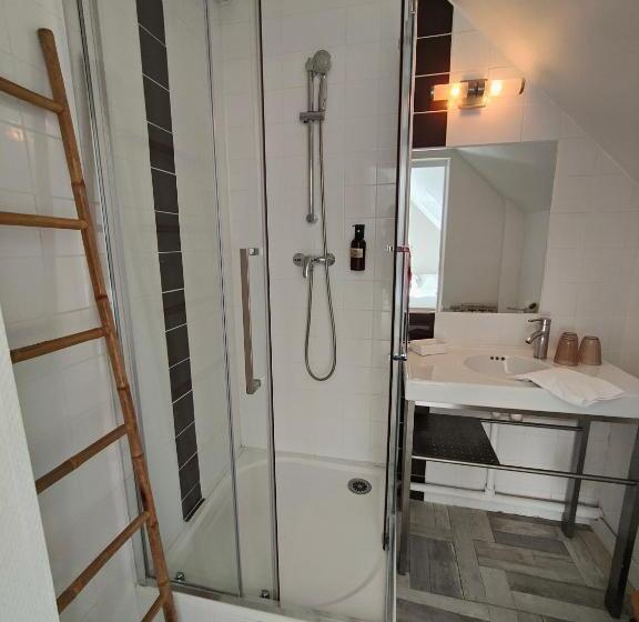 ホテル Hôtel Restaurant La Voile Bleue