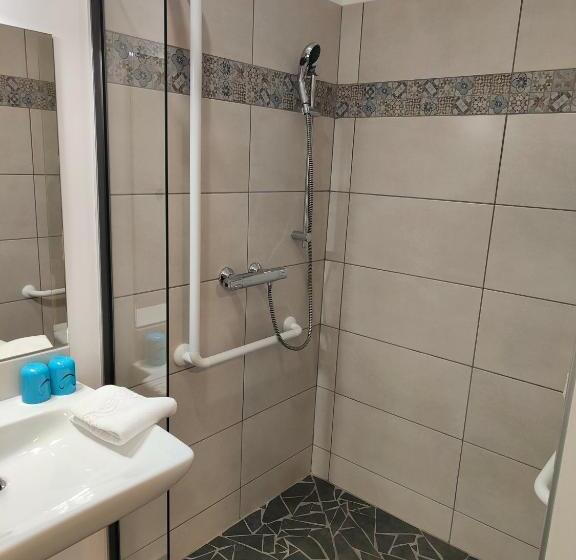 ホテル Hôtel Restaurant La Voile Bleue