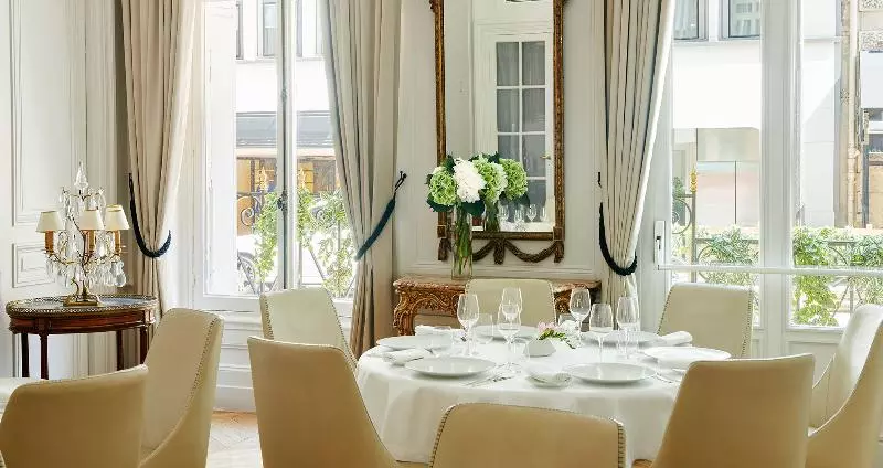 ホテル Hôtel Lancaster Paris Champs Elysées