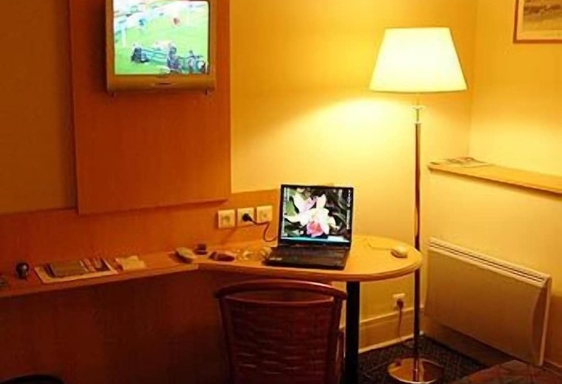 هتل Le Bourbon Pau Centre