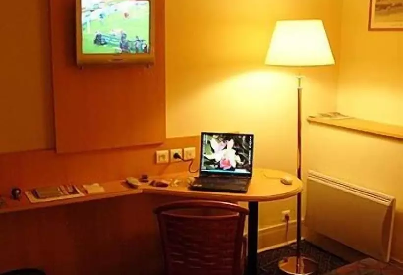 فندق Le Bourbon Pau Centre