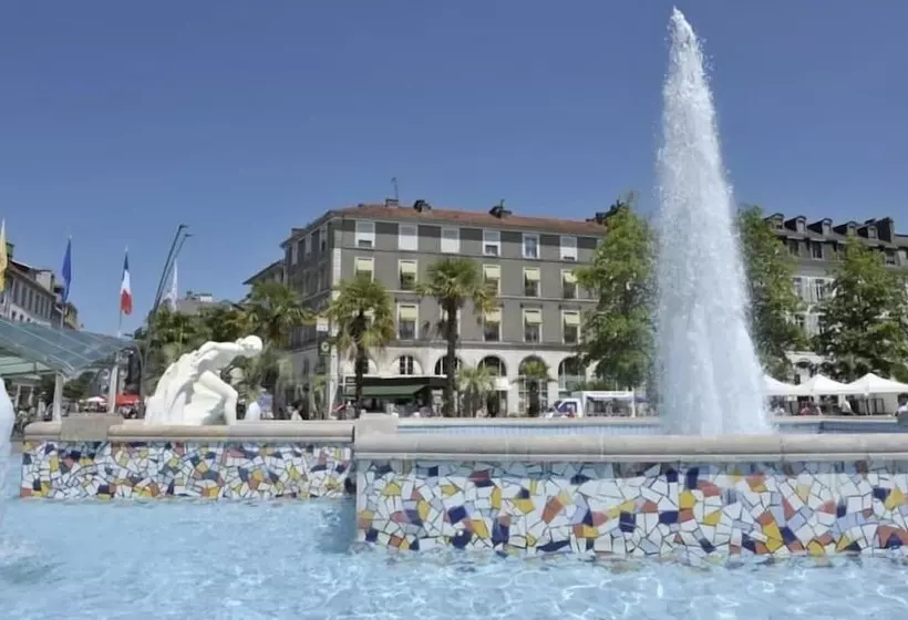فندق Le Bourbon Pau Centre