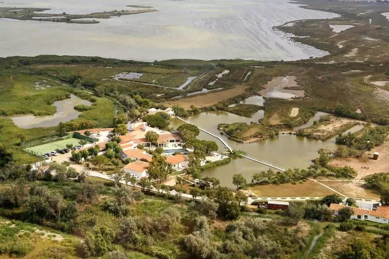 فندق Mas De La Fouque   Hôtel & Spa