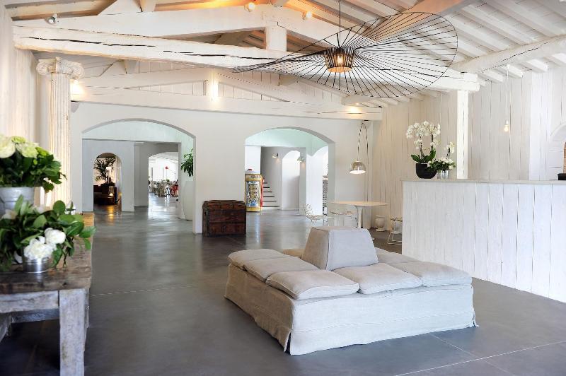 هتل Mas De La Fouque Hôtel & Spa