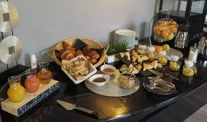 酒店 Les Dineux Village