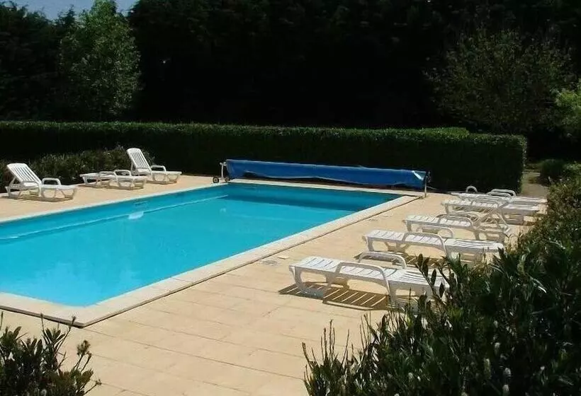 酒店 Les Dineux Village