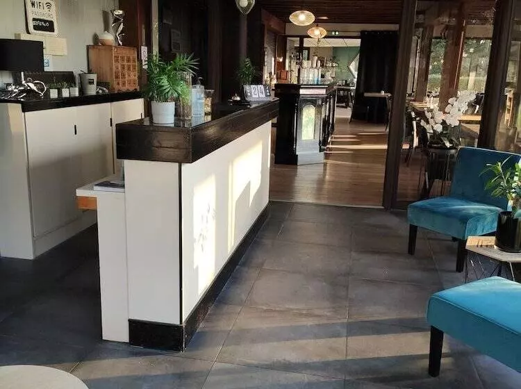 酒店 Les Dineux Village