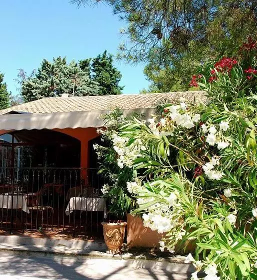 ホテル Les Mazets Des Roches