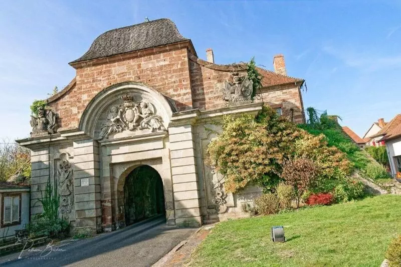 Отель Logis Hôtel Notre Dame   Restaurant Ouvert Midi Et Soir Sauf Dimanche Soir