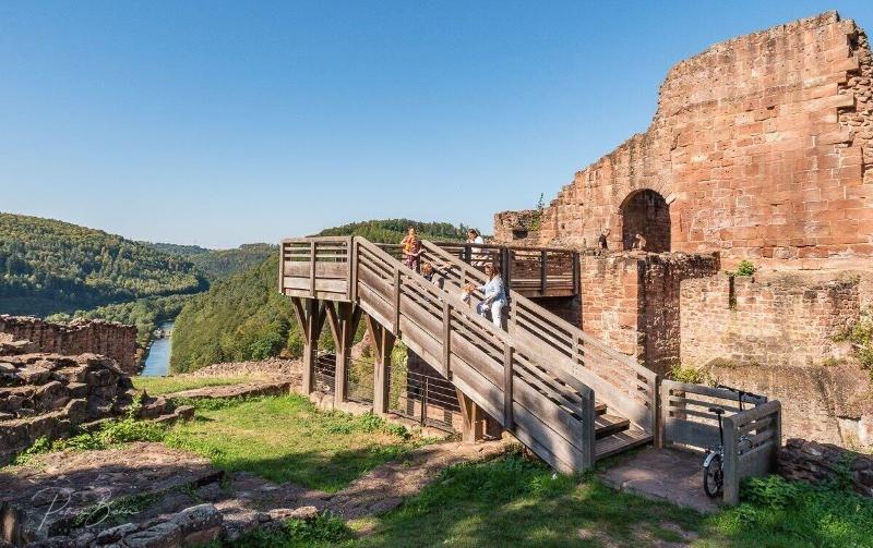 هتل Logis Hôtel Notre Dame   Restaurant Ouvert Midi Et Soir Sauf Dimanche Soir
