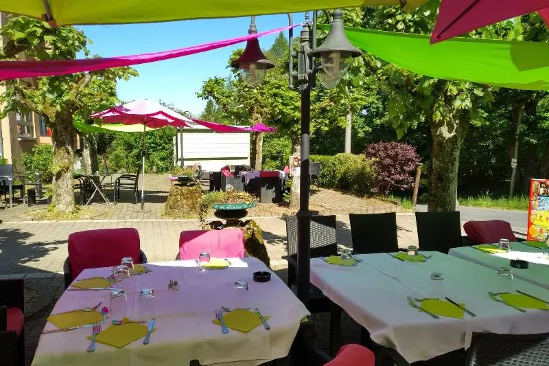 Отель Logis Hôtel Notre Dame   Restaurant Ouvert Midi Et Soir Sauf Dimanche Soir