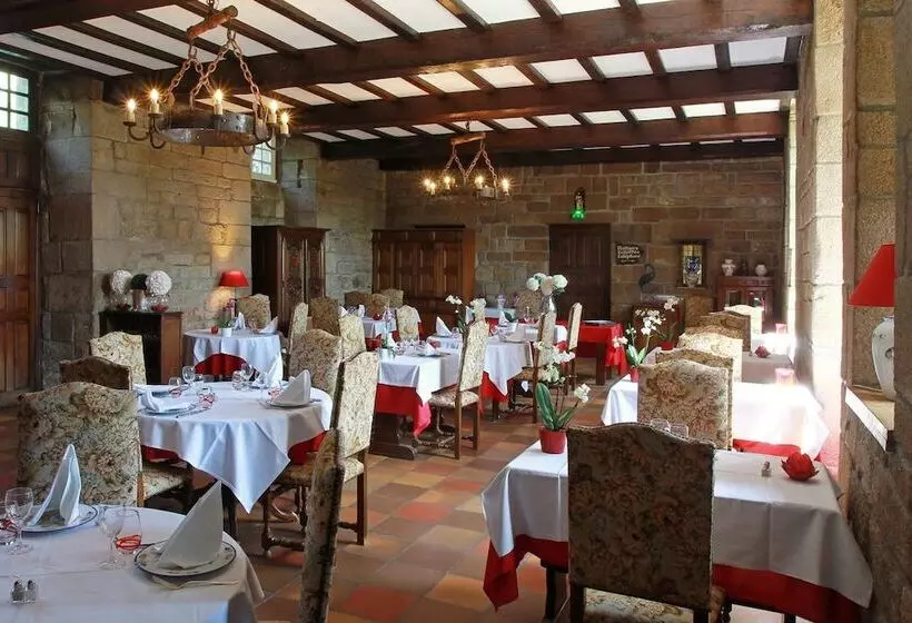 Отель Manoir De Moëllien, The Originals Relais