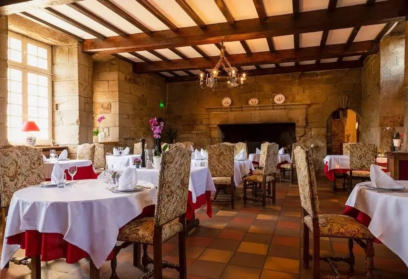 Отель Manoir De Moëllien, The Originals Relais