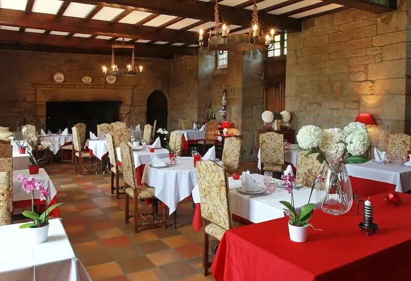 Отель Manoir De Moëllien, The Originals Relais