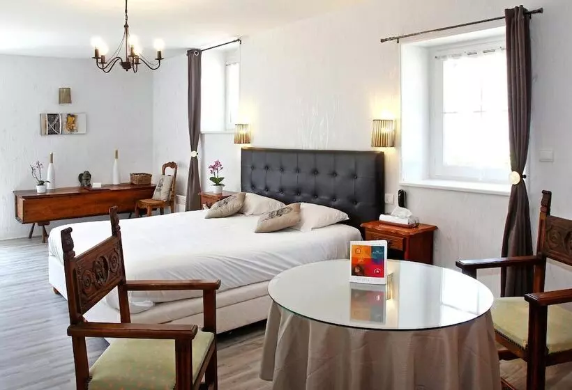 Отель Manoir De Moëllien, The Originals Relais